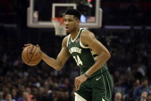 Έκλεισε τα 25 με νίκη επί των Κλίπερς ο Αντετοκούνμπο