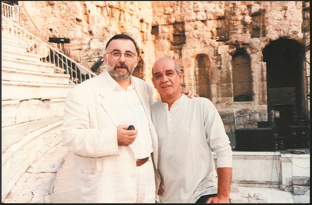 Ο λαϊκός Θάνος Μικρούτσικος