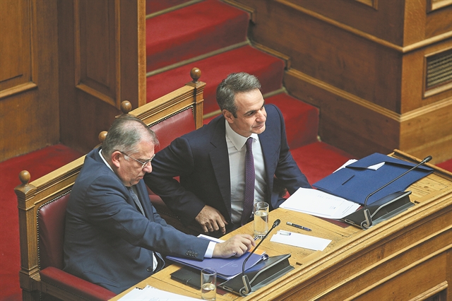 Κάλπες… εξωτερικού με ρεκόρ συναίνεσης