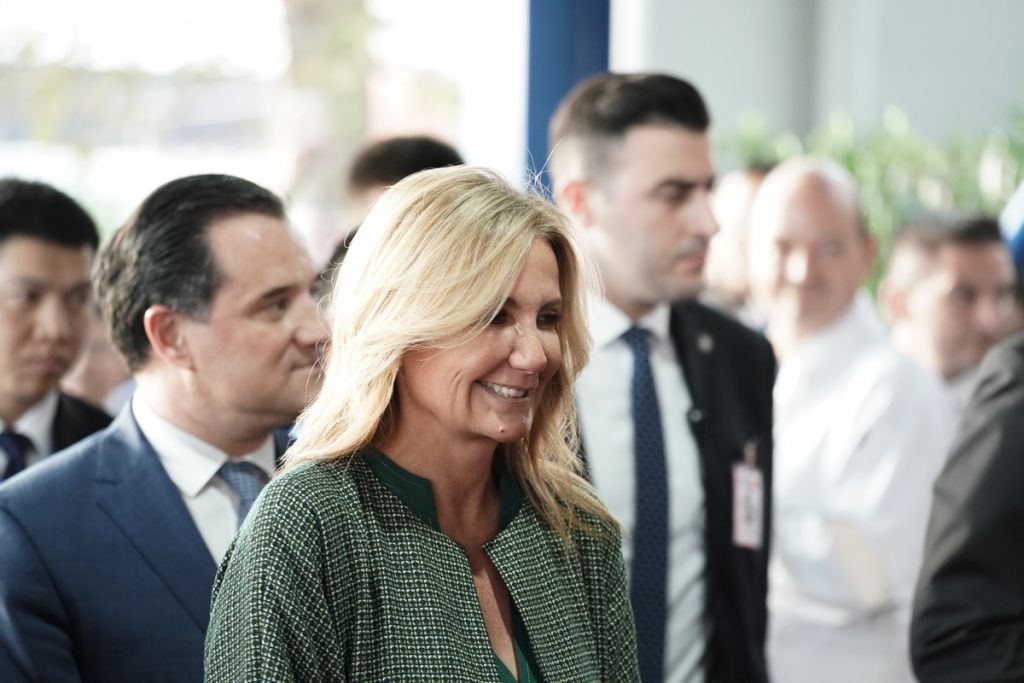 Γεύμα της Μαρέβας με συζύγους βουλευτών και υπουργών της ΝΔ