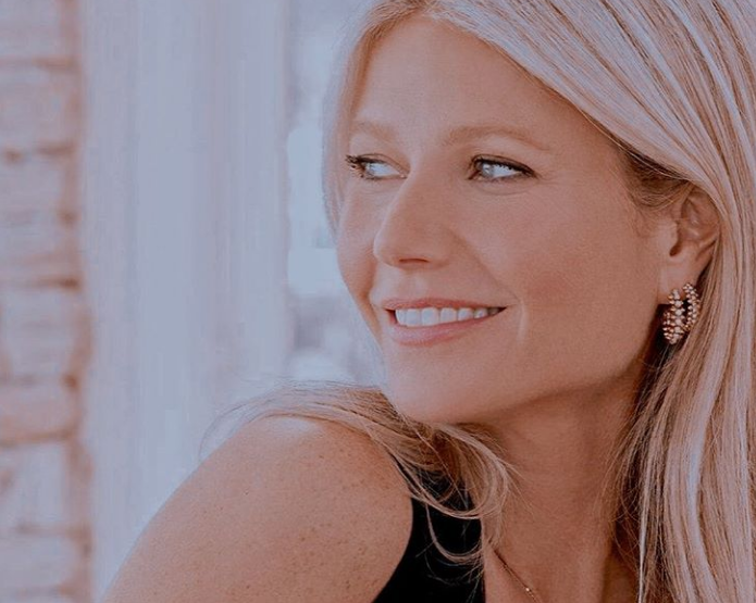 Γκούινεθ Πάλτροου: Ποζάρει ημίγυμνη και ρίχνει το Instagram