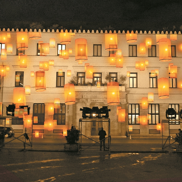 Πρεμιέρα για τις εορταστικές εκδηλώσεις σε Αθήνα και Πειραιά