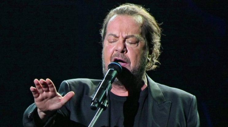 Πήγαν για ρεβεγιόν αλλά βρήκαν κλειστό το νυχτερινό κέντρο όπου τραγουδά ο Πάριος