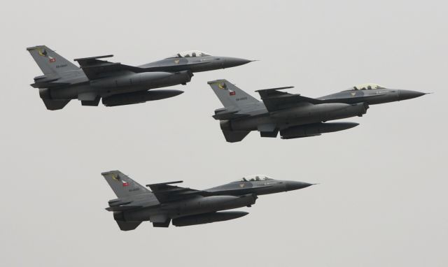 Νέα πρόκληση : Τουρκικά F-16 πέταξαν στο κεντρικό Αιγαίο