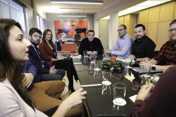 Τσίπρας: Διώχνουν 4.000 νέους επιστήμονες για να φέρουν… 500