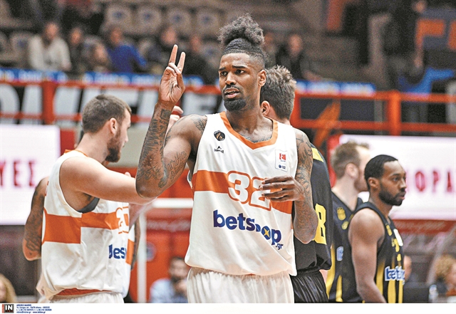 Με το βλέμμα στο μέλλον