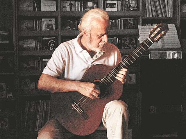 «Μου αρκεί να με λένε δημοκρατικό άνθρωπο»