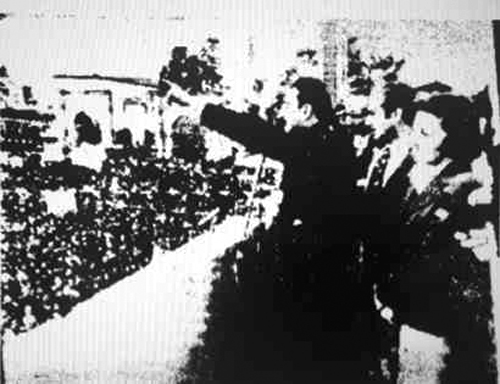 ΠΡΟΚΛΗΤΙΚΟΣ Ο ΕΤΖΕΒΙΤ n ΠΕΡΙΟΔΕΥΕΙ ΣΑΝ «ΗΡΩΑΣ»