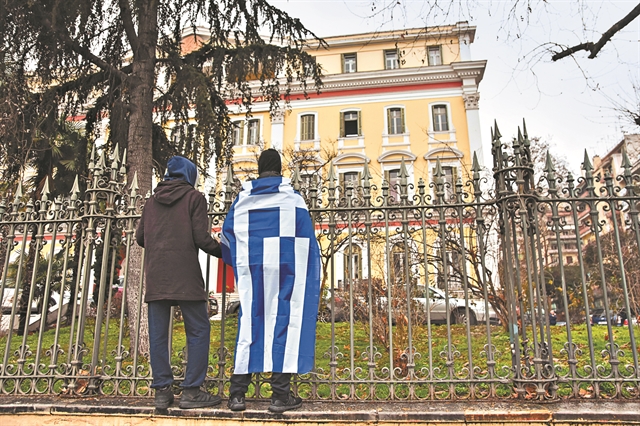Πόσο μόνοι είμαστε;