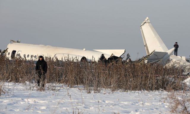 Αεροπλάνο με 100 επιβάτες συνετρίβη στο Καζακστάν