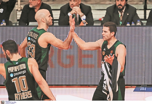 Παίζει και άμυνα