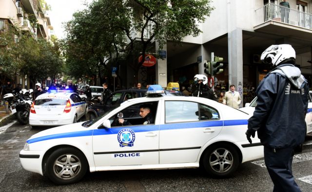 Υποπτη βαλίτσα στην πλατεία Κολωνακίου