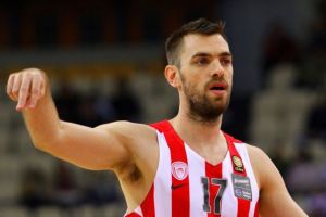 Επιστρέφει στην Ελλάδα ο Βαγγέλης Μάντζαρης