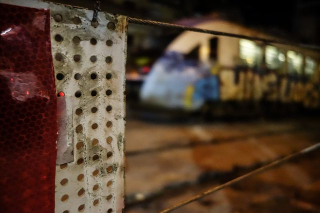 Με προβλήματα τα δρομολόγια του Προαστιακού, λόγω καθίζησης στην Κινέτα