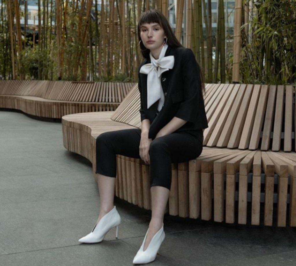 Αυτή είναι η νέα τάση στο γυναικείο κοστούμι