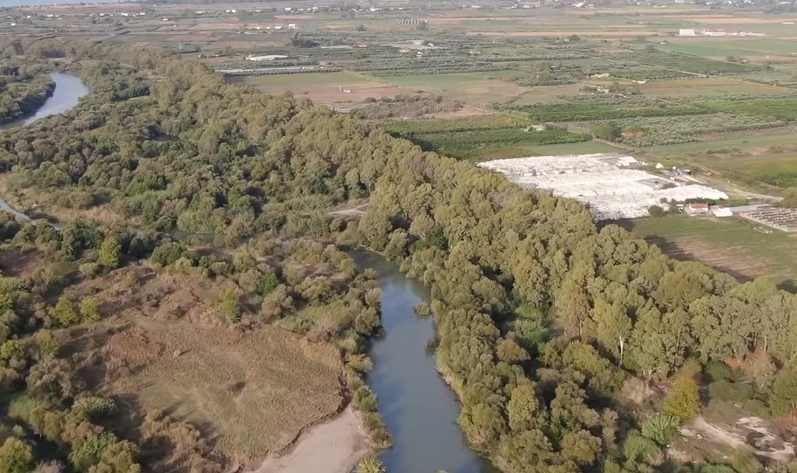 Ντροπιαστικές εικόνες από απέραντο σκουπιδότοπο στις όχθες του Αλφειού