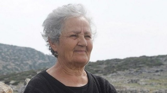 Η κυρά-Ρηνιώ της Κινάρου : «Αν φύγω από εδώ, θα γίνει γκρίζα ζώνη»