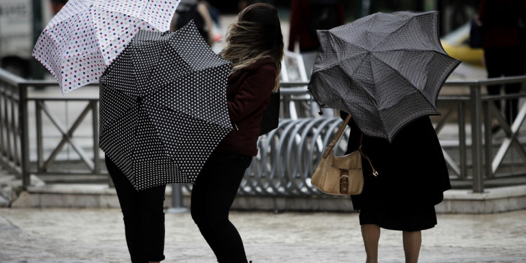 Ερχονται ισχυρές καταιγίδες και αφρικανική σκόνη από το βράδυ της Τρίτης
