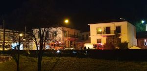 Τρίκαλα: Φωτιά σε εμπορικό κέντρο – Υποψίες για εμπρησμό