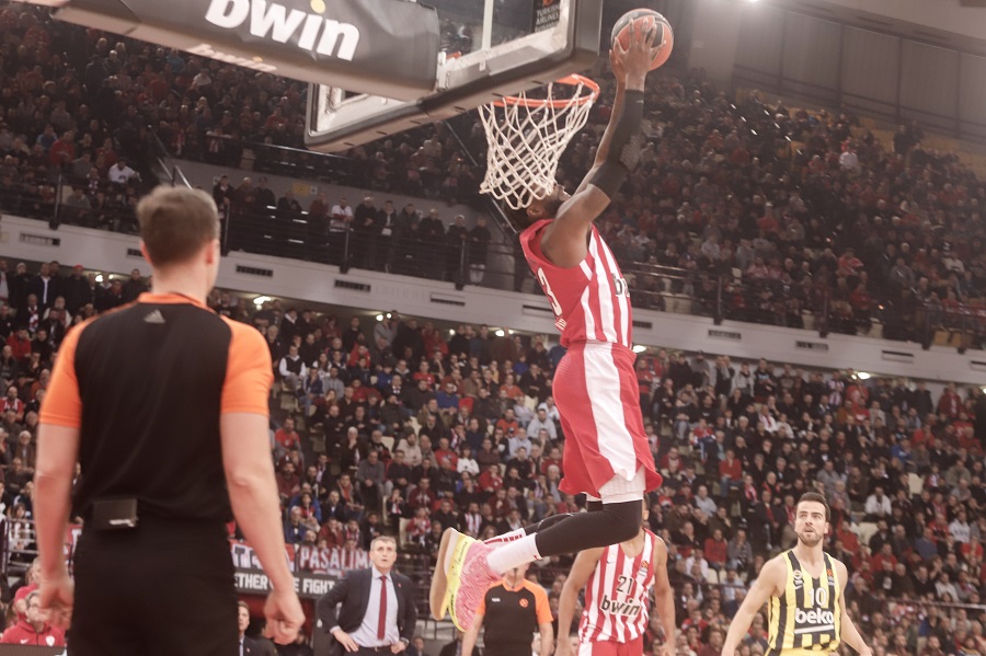 Η παρακάμερα του αγώνα Ολυμπιακός – Φενέρμπαχτσε