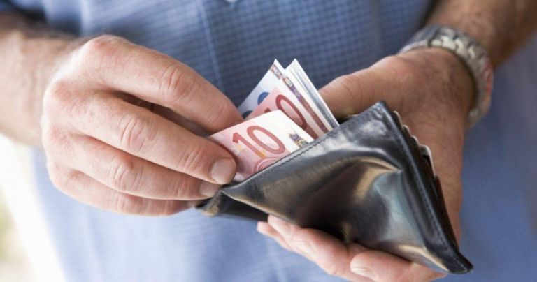Αναδρομικά : Ποιοι καλούνται να πληρώσουν έχτρα μέσο φόρο 1.310 ευρώ