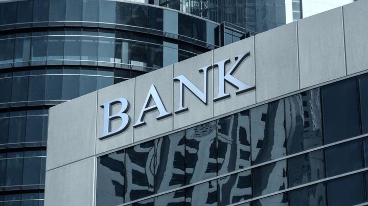«Φρένο» στις υπερβολικές χρεώσεις τραπεζών βάζει δικαστική απόφαση