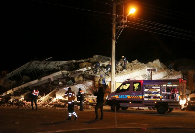 Τουρκία : Δύσκολη η νύχτα μετά τον ισχυρό σεισμό