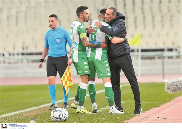 Μια αγκαλιά, τρία γκολ, δύο μεταγραφές