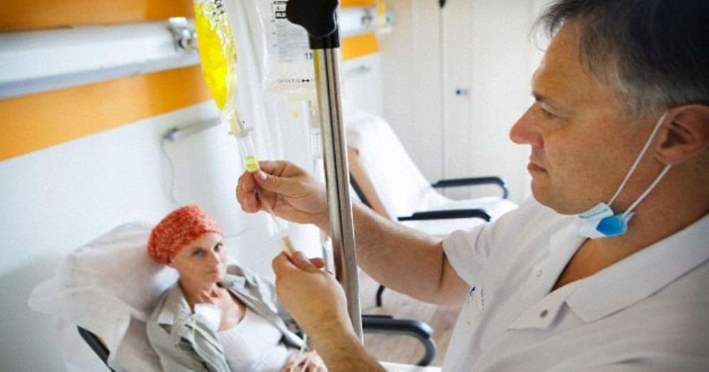 Σε απόγνωση οι καρκινοπαθείς: Ακυρώνονται χημειοθεραπείες λόγω ελλείψεων σε βασικά φάρμακα