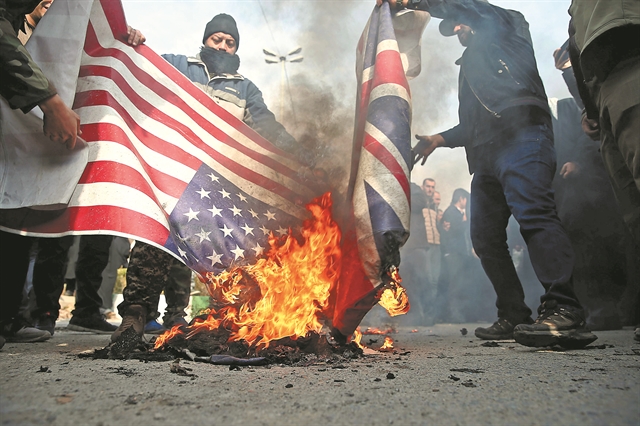 «Ο Ντόναλντ Τραμπ πέταξε δυναμίτη σε μπαρουταποθήκη»