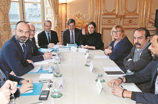 Οπισθεν για τη σύνταξη στα 64 μετά τις αντιδράσεις