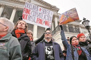 Οι καλλιτέχνες στο πλευρό της Τζέιν Φόντα για την κλιματική αλλαγή