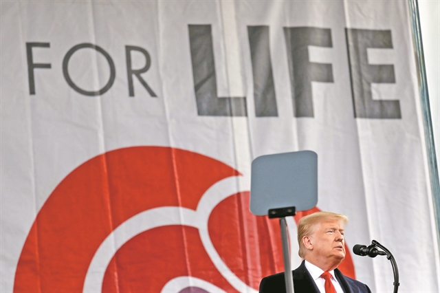 «Διώξ’ την αύριο! Ξαπόστειλέ την»