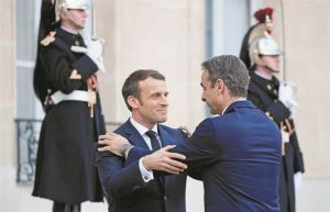 Το κρίσιμο ραντεβού Μητσοτάκη - Μακρόν