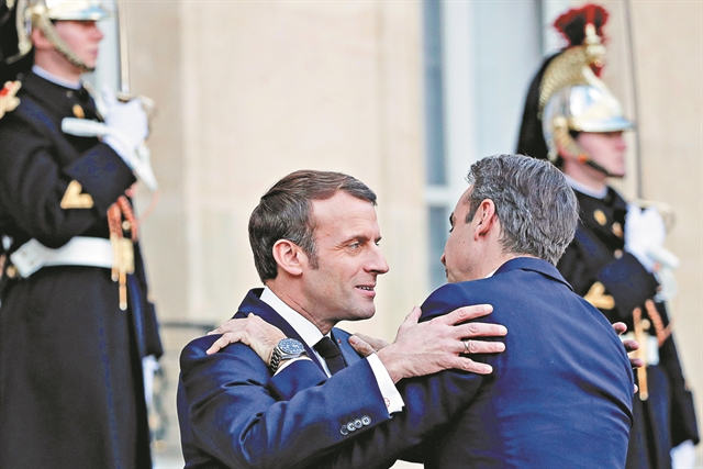 Τον δρόμο των κυρώσεων δείχνει ο Μακρόν