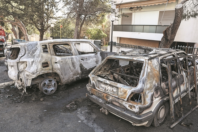Το μπαράζ των εμπρησμών και το σχέδιο της κυβέρνησης