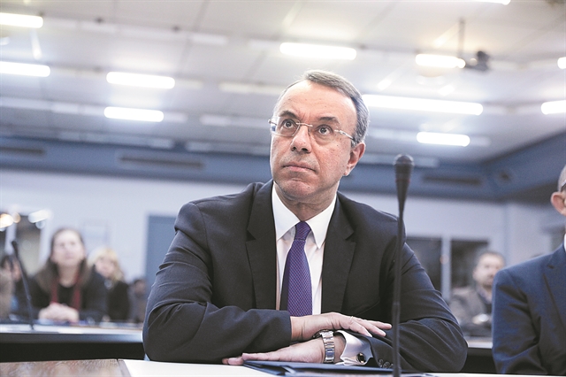 Παζάρι για πλεονάσματα και μειώσεις φόρων