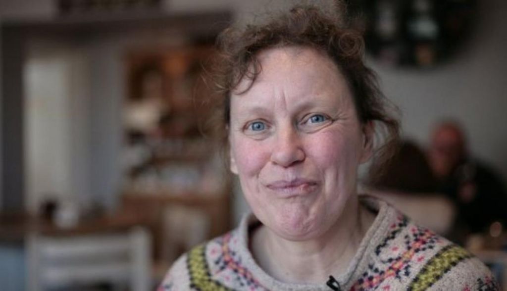 Η γυναίκα που δεν αναγνωρίζει ούτε το ίδιο το πρόσωπό της