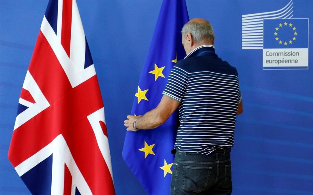 Brexit: Περισσότεροι από 60.000 Έλληνες υπέβαλαν αίτηση για να μείνουν στη Βρετανία