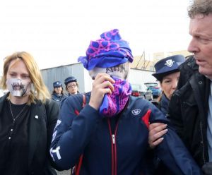 Κύπρος: Τέσσερις μήνες με αναστολή στη 19χρονη Βρετανίδα για «ψευδή ομαδικό βιασμό»