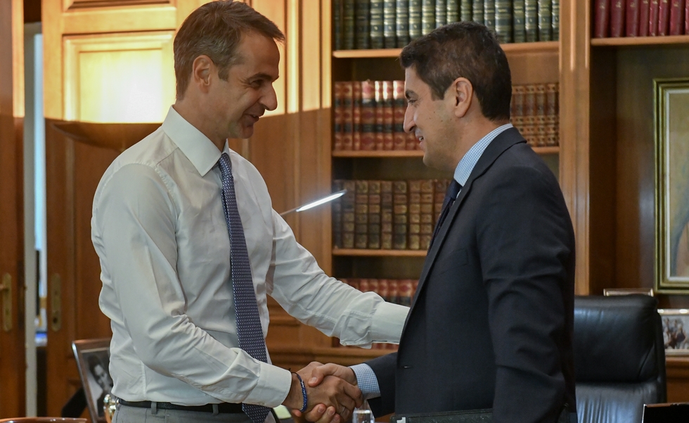 Κυβέρνηση: Αντί του υποβιβασμού επιλέγουν την αφαίρεση βαθμών