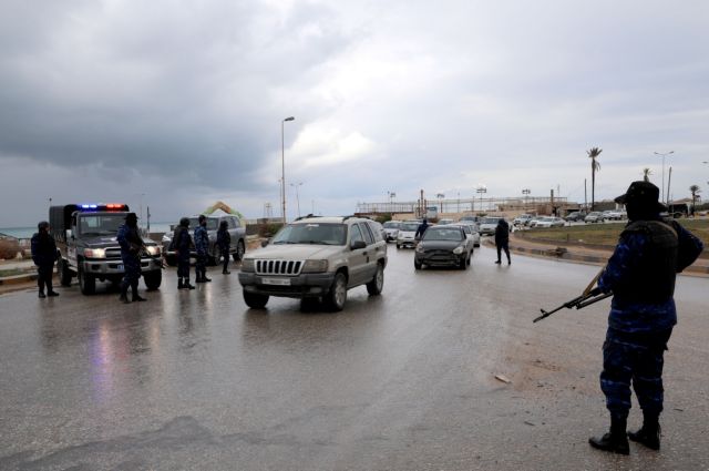 Λιβύη: Βροχή ρουκετών στο αεροδρόμιο της Τρίπολης