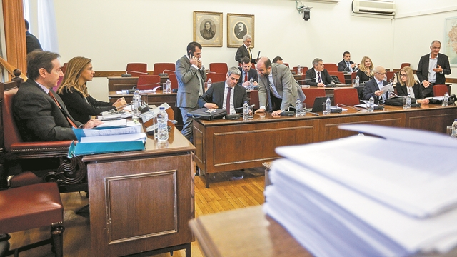 «Βόμβες» Τσατάνη κατά Παπαγγελόπουλου