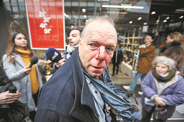 Επίθεση ακροδεξιών σε ανταποκριτή της «DW»