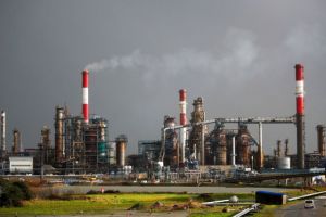 Γαλλία: Νέος γύρος επαφών για το συνταξιοδοτικό – «Ρολά» κατεβάζουν και τα διυλιστήρια