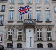 Οι Βρετανοί αφαίρεσαν ήδη τη σημαία της ΕΕ από την πρεσβεία τους