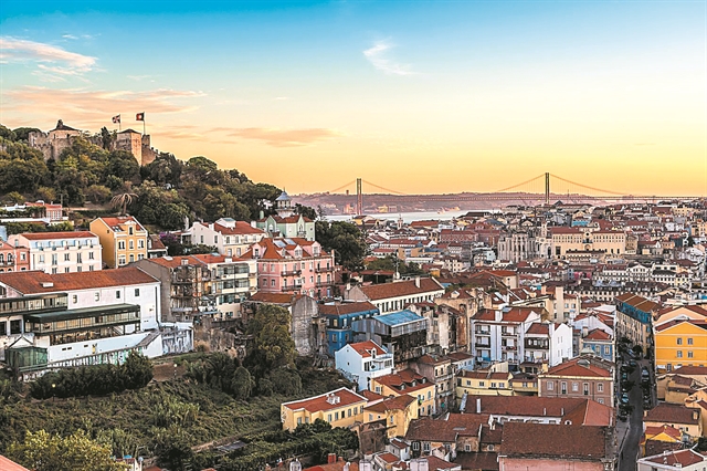 Δείχνει τον δρόμο για την Golden Visa