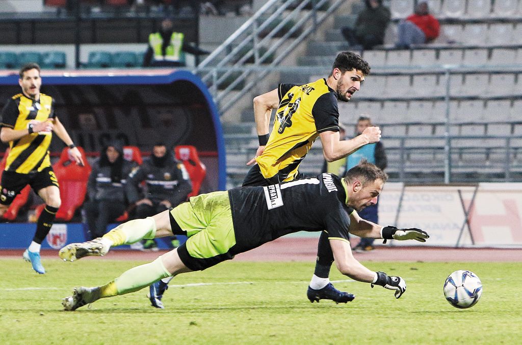 Φρέσκια και με νέα «τριάρα»