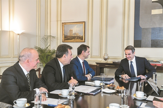 Εξετάσεις στο Μαξίμου