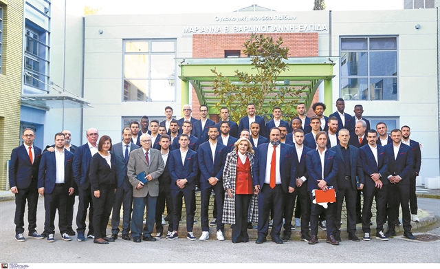 Το κόκκινο χρωμάτισε και φέτος την «Ελπίδα»